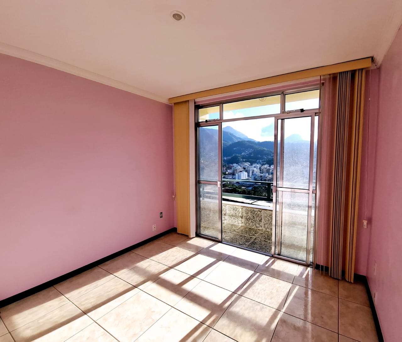 Imagem Apartamento com 3 Quartos à Venda, 92 m²em Fazendinha - Teresópolis