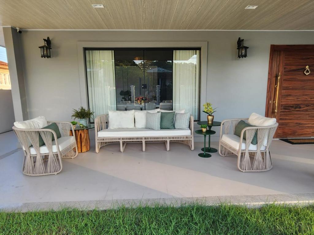 Imagem Casa de Condomínio com 6 Quartos para Temporada, 600 m² em Curió-Utinga - Belém Imagem Casa de Condomínio com 6 Quartos para Temporada, 600 m² em Curió-Utinga - Belém