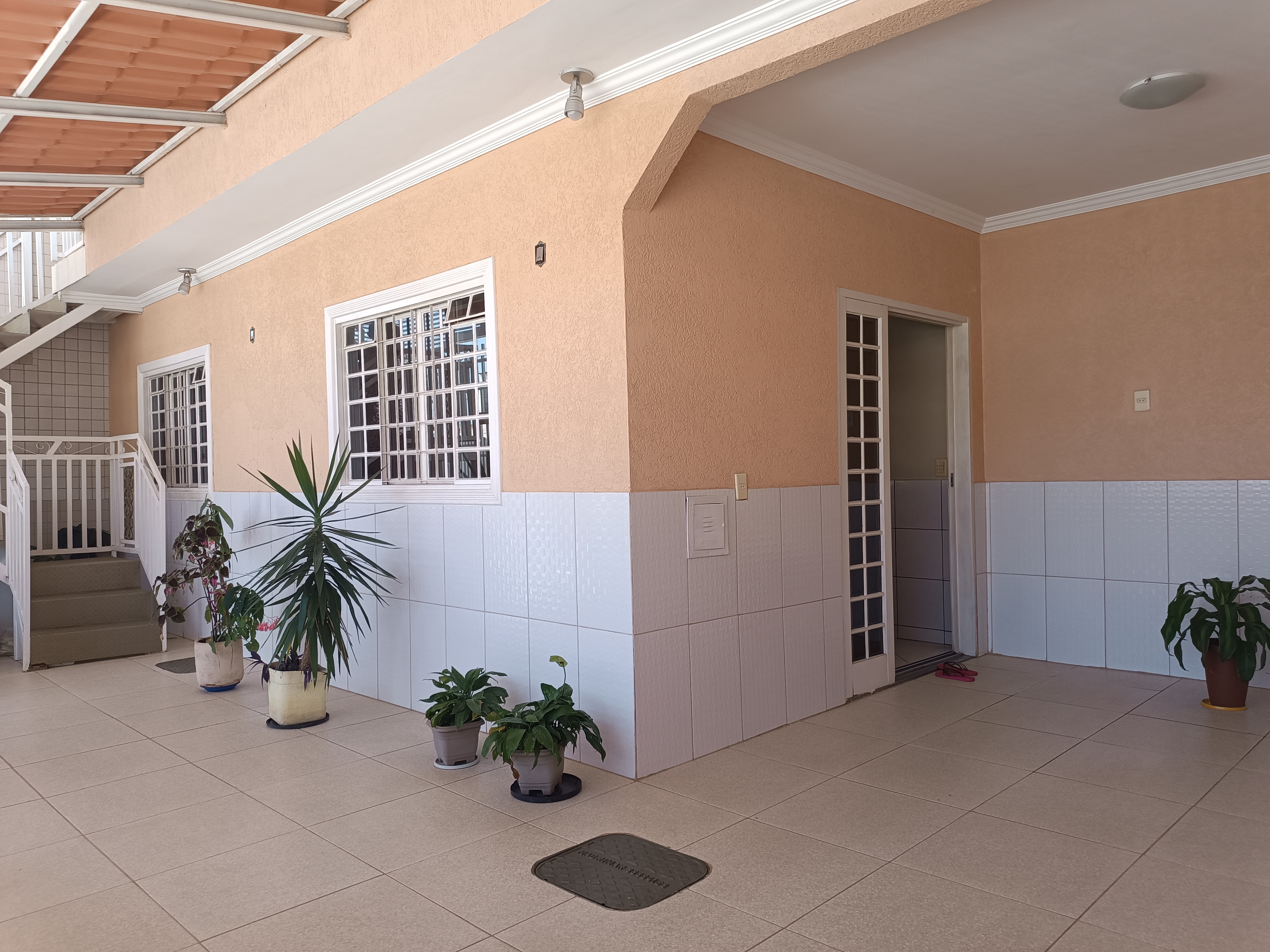 Imagem Sobrado com 5 Quartos à Venda, 250 m²em Recanto das Emas - Brasília Imagem Sobrado com 5 Quartos à Venda, 250 m²em Recanto das Emas - Brasília