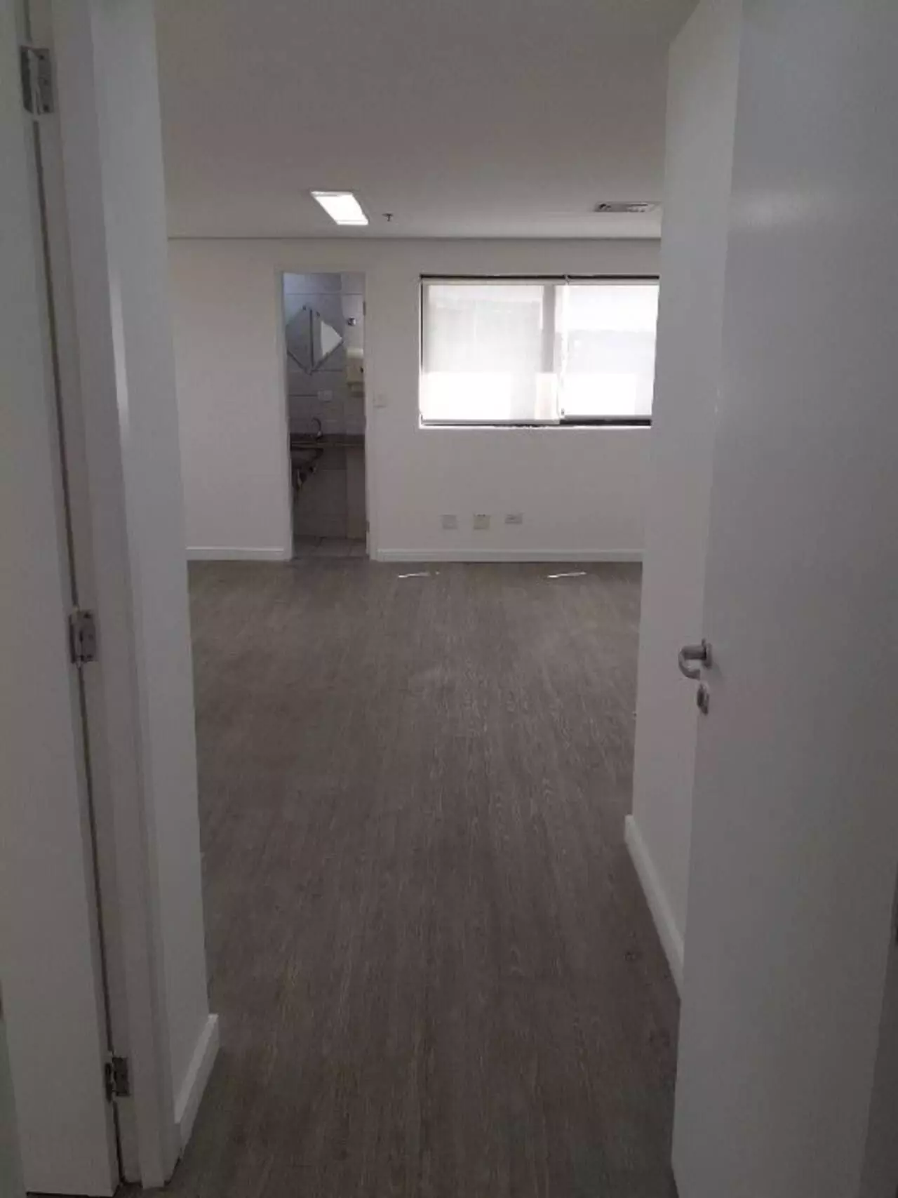 Imagem Sala Comercial à Venda ou Locação, 90 m²em Vila Olímpia - São Paulo