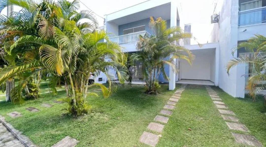 Casa com 4 Quartos para Alugar, em Buraquinho - Lauro de Freitas