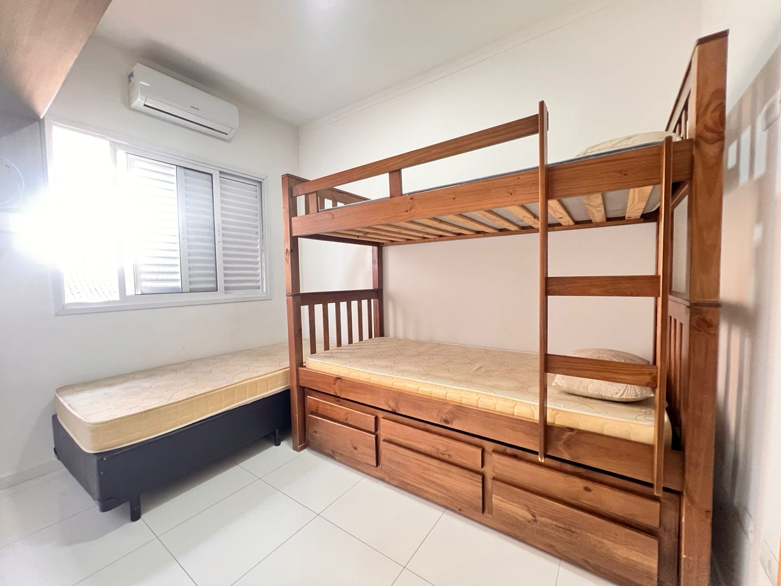 Imagem Casa de Condomínio com 2 Quartos à Venda, 60 m² em Caiçara - Praia Grande Imagem Casa de Condomínio com 2 Quartos à Venda, 60 m² em Caiçara - Praia Grande
