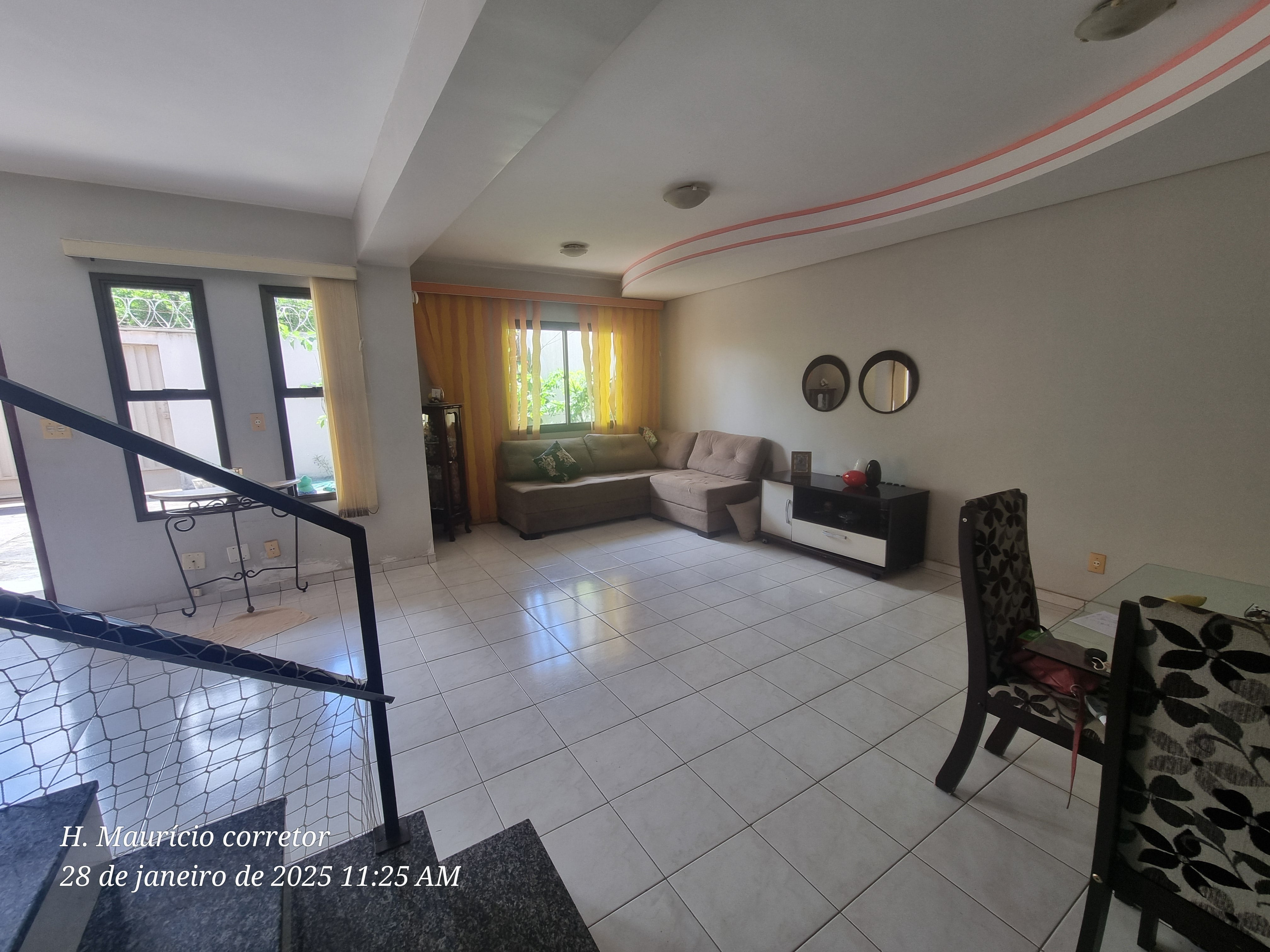 Imagem Sobrado com 4 Quartos à Venda, 143 m² em Setor Jaó - Goiânia Imagem Sobrado com 4 Quartos à Venda, 143 m² em Setor Jaó - Goiânia