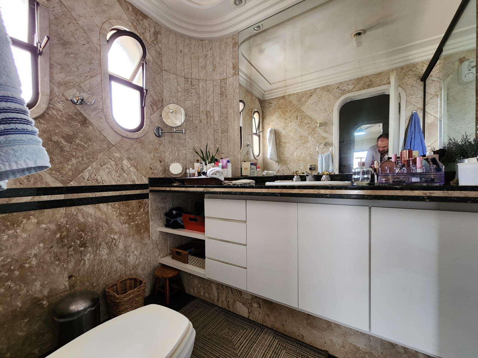 Imagem Apartamento com 4 Quartos à Venda, 280 m²em Barbosa - Marília
