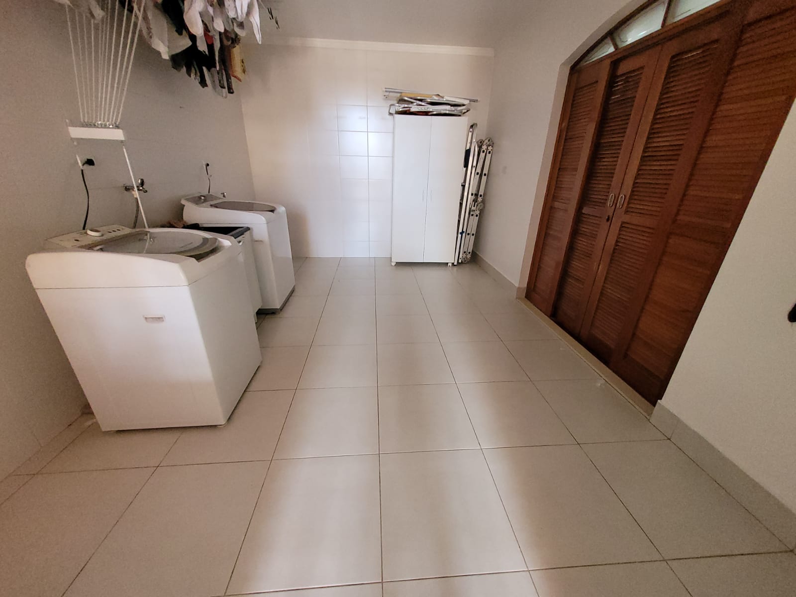 Imagem Casa com 3 Quartos à Venda, 320 m²em Mogi Moderno - Mogi das Cruzes
