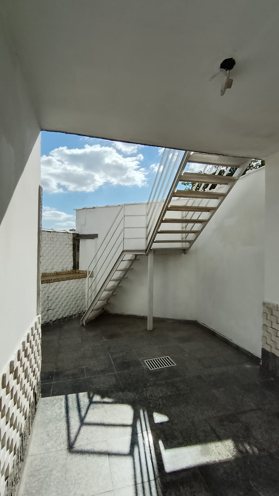 Imagem Casa com 2 Quartos à Venda, 165 m² em Santa Cecília - Juiz de Fora Imagem Casa com 2 Quartos à Venda, 165 m² em Santa Cecília - Juiz de Fora