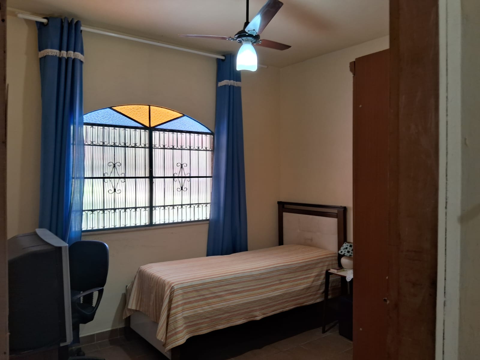 Imagem Casa com 2 Quartos à Venda, 200 m²em Sepetiba - Rio de Janeiro