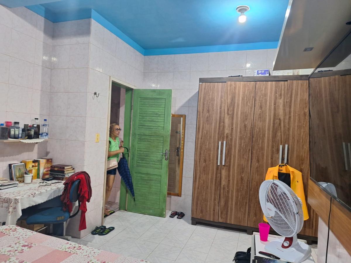 Imagem Casa com 4 Quartos à Venda, 200 m²em Guamá - Belém Imagem Casa com 4 Quartos à Venda, 200 m²em Guamá - Belém