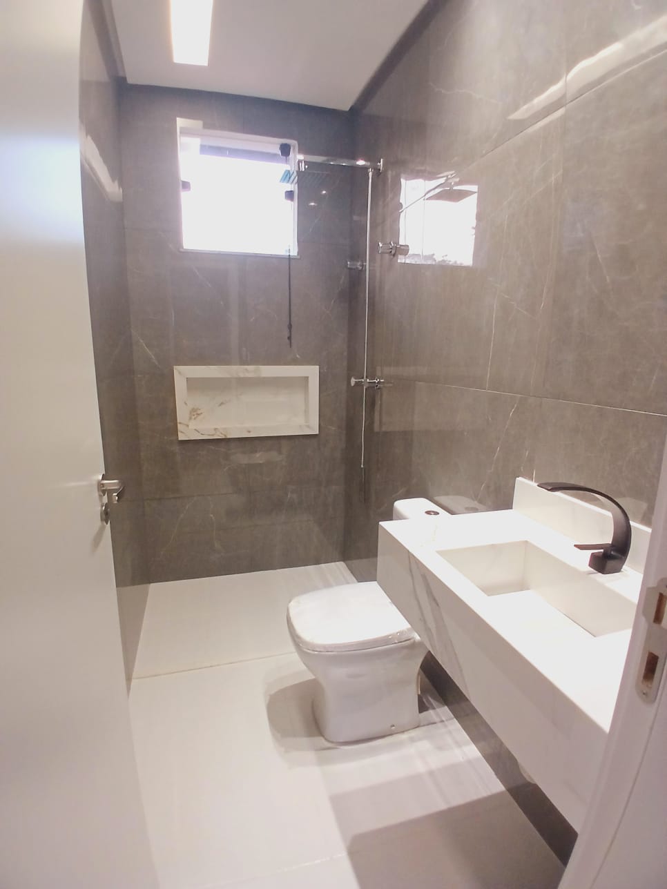 Imagem Casa com 4 Quartos à Venda, 241 m² em Ponta Negra - Manaus Imagem Casa com 4 Quartos à Venda, 241 m² em Ponta Negra - Manaus