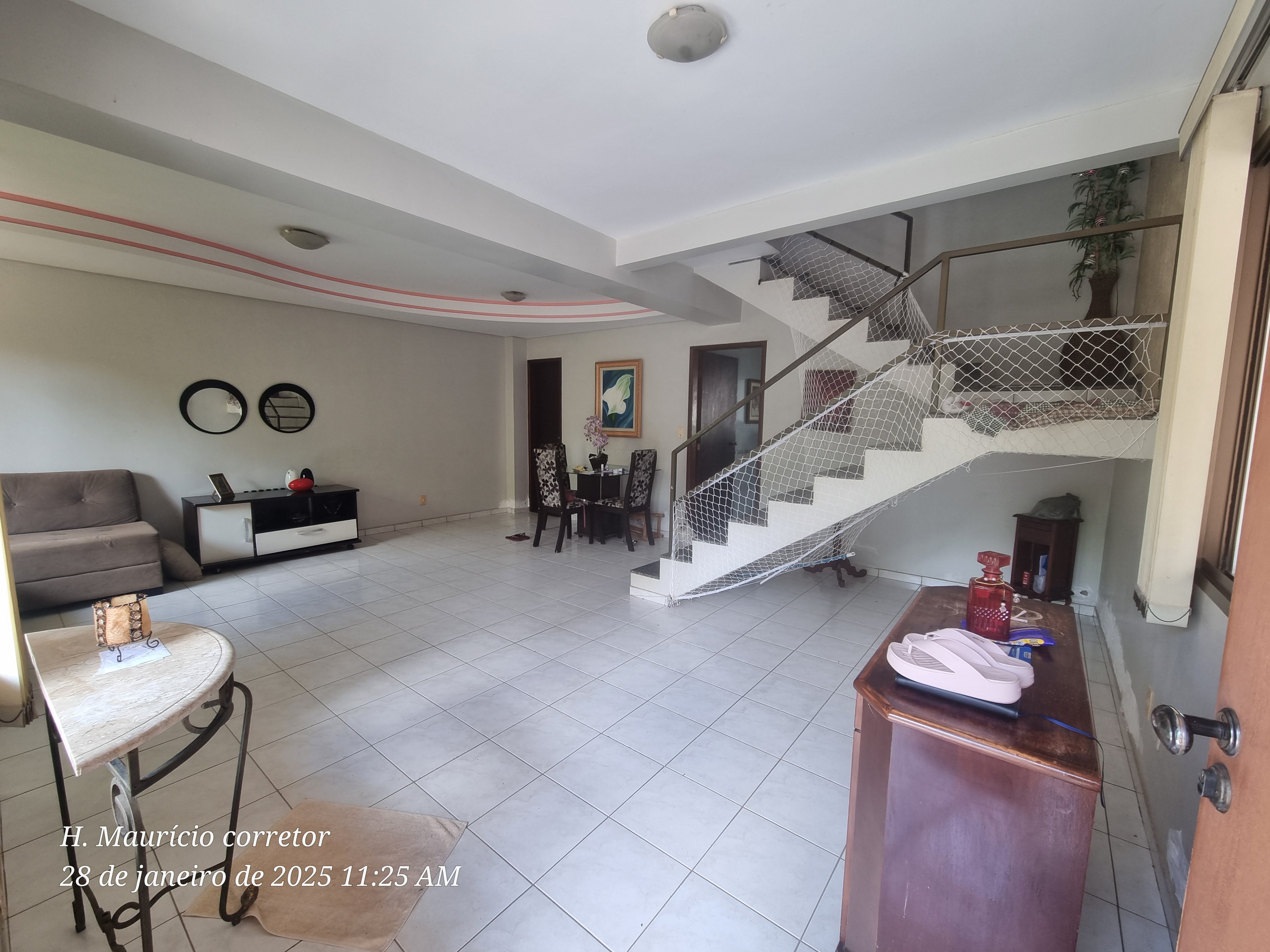 Imagem Sobrado com 4 Quartos à Venda, 143 m² em Setor Jaó - Goiânia Imagem Sobrado com 4 Quartos à Venda, 143 m² em Setor Jaó - Goiânia
