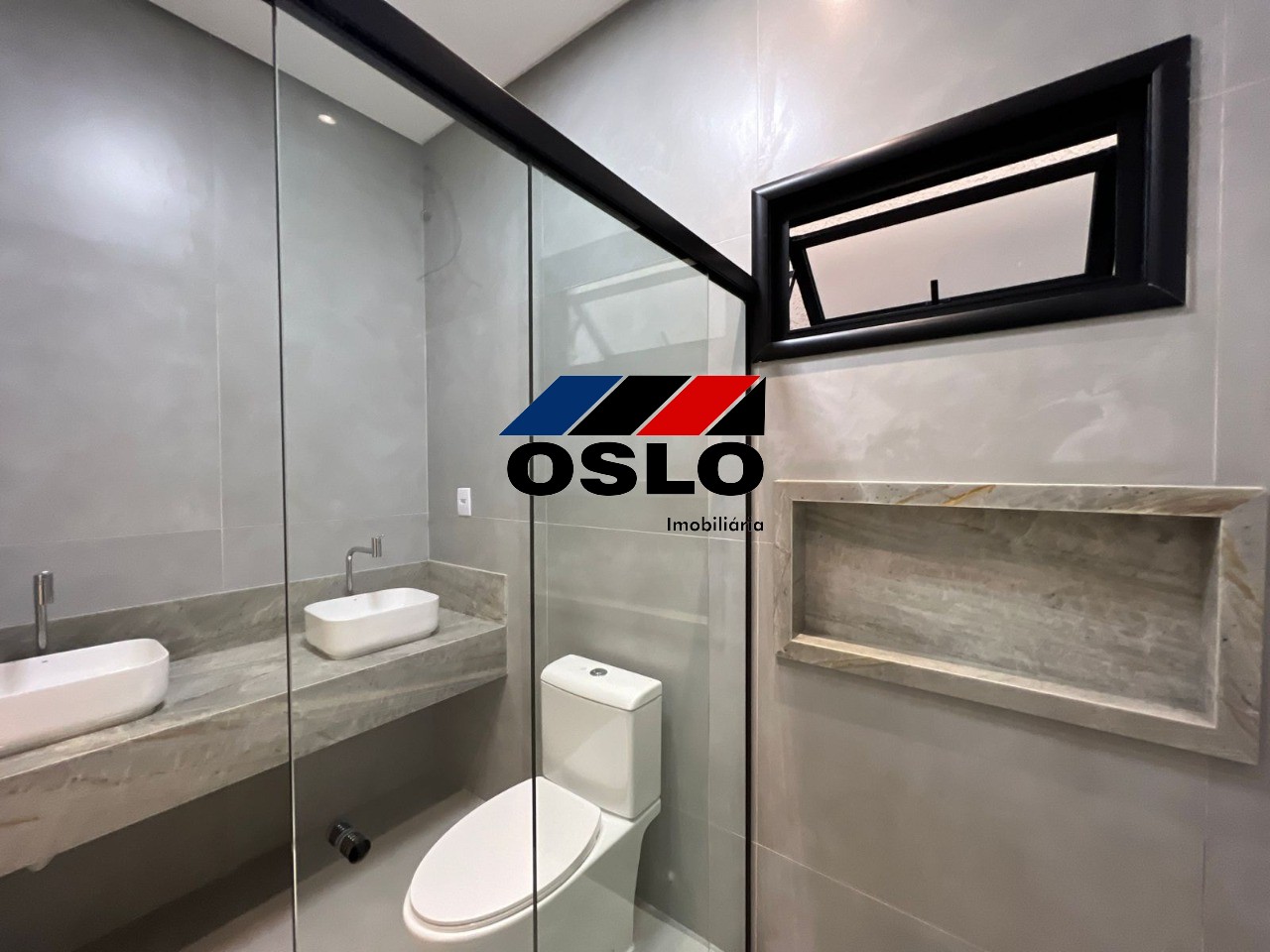 Imagem Casa com 4 Quartos à Venda, 192 m²em Moinho dos Ventos - Goiânia Imagem Casa com 4 Quartos à Venda, 192 m²em Moinho dos Ventos - Goiânia
