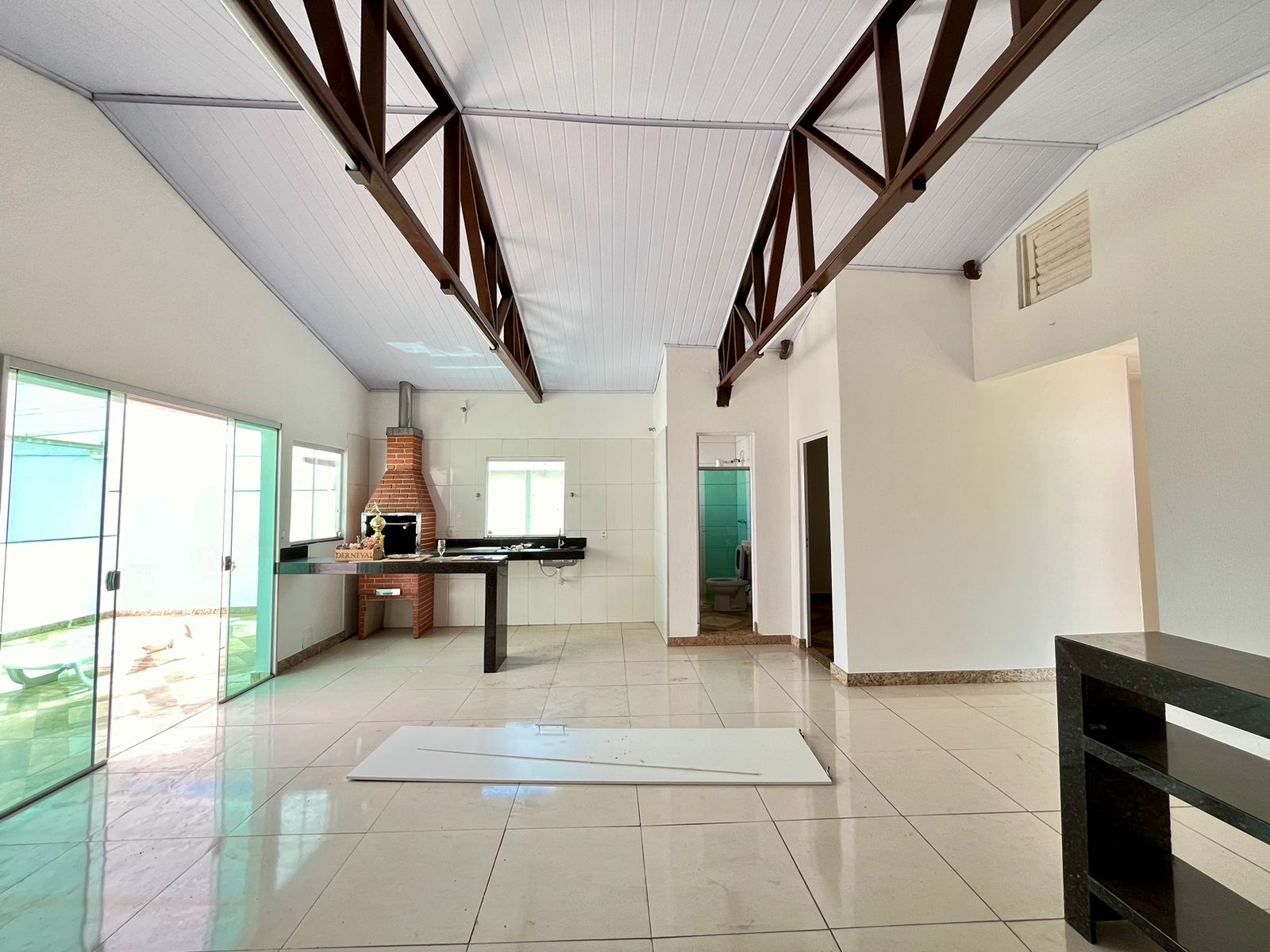 Imagem Casa com 4 Quartos à Venda, 220 m²em Rio Branco - Belo Horizonte Imagem Casa com 4 Quartos à Venda, 220 m²em Rio Branco - Belo Horizonte