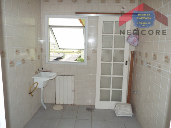 Imagem Apartamento com 2 Quartos à Venda,  em Três Vendas - Pelotas