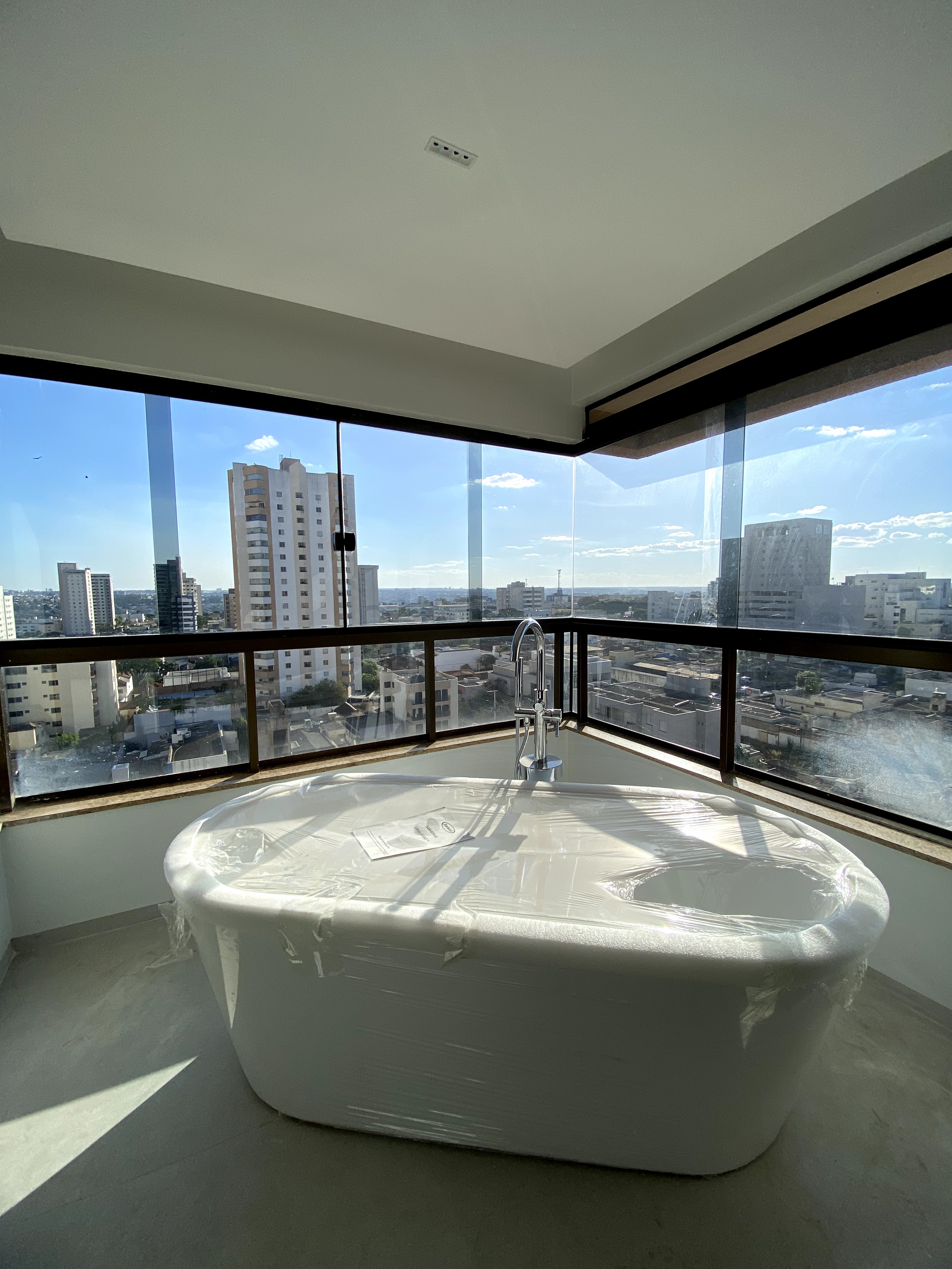 Imagem Apartamento com 4 Quartos à Venda, 216 m²em Martins - Uberlândia Imagem Apartamento com 4 Quartos à Venda, 216 m²em Martins - Uberlândia