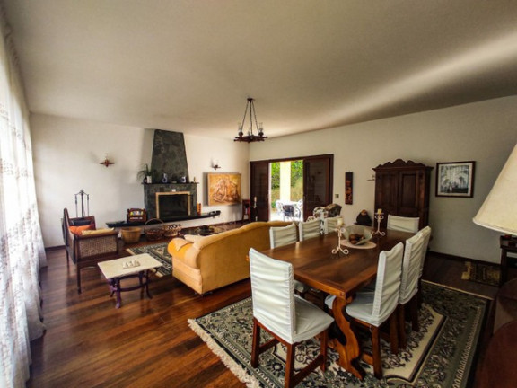 Imagem Casa com 3 Quartos à Venda, 327 m²em Albuquerque - Teresópolis