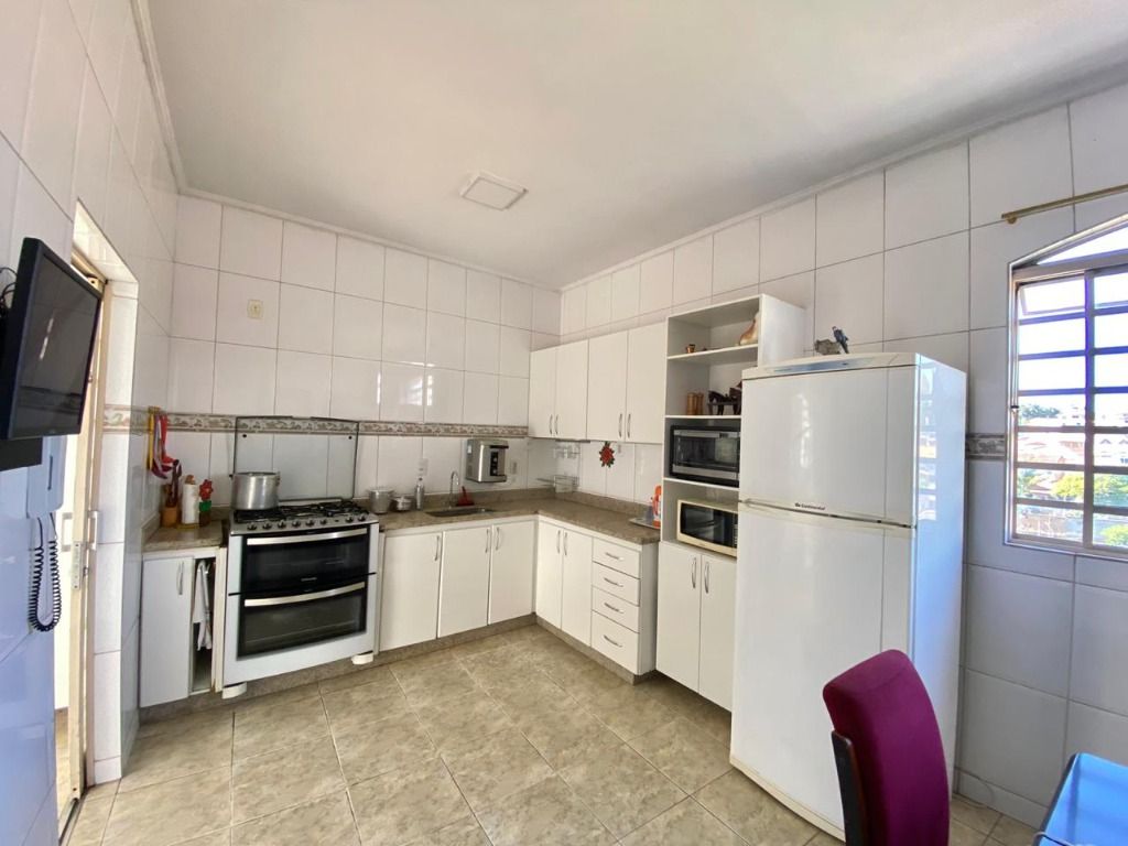 Imagem Casa com 3 Quartos à Venda, 250 m² em Santa Mônica - Belo Horizonte Imagem Casa com 3 Quartos à Venda, 250 m² em Santa Mônica - Belo Horizonte