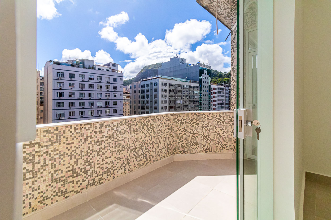 Imagem Apartamento com 3 Quartos à Venda, 133 m²em Copacabana - Rio de Janeiro Imagem Apartamento com 3 Quartos à Venda, 133 m²em Copacabana - Rio de Janeiro