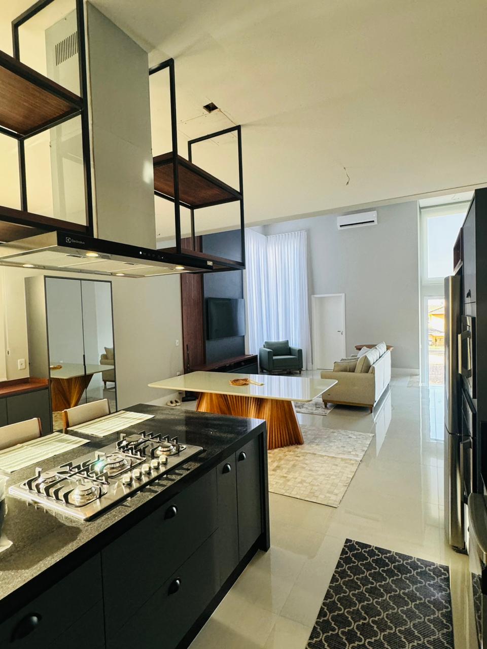 Imagem Casa de Condomínio com 3 Quartos à Venda, 240 m²em Medeiros - Jundiaí