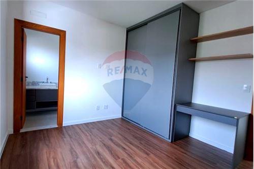 Imagem Casa de Condomínio com 2 Quartos à Venda, 315 m²em Condomínio Residencial Monte Carlo - São José dos Campos Imagem Casa de Condomínio com 2 Quartos à Venda, 315 m²em Condomínio Residencial Monte Carlo - São José dos Campos
