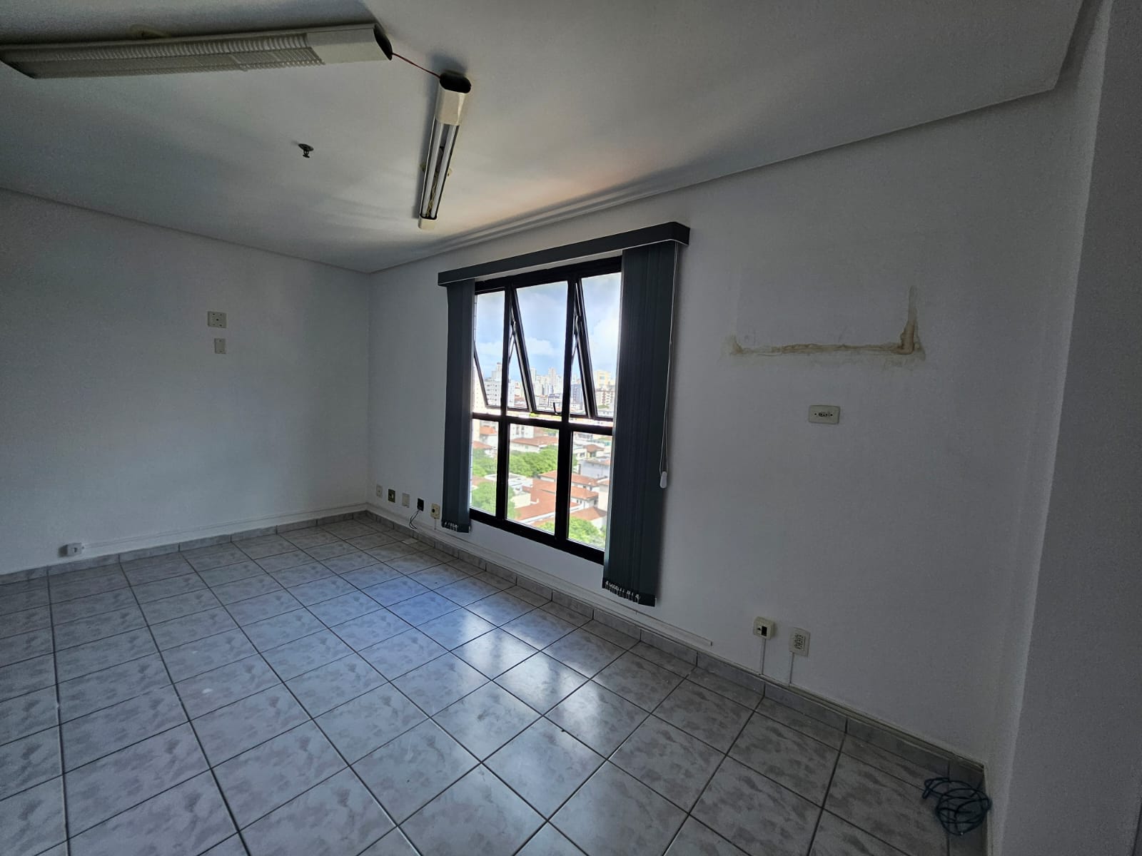 Imagem Sala Comercial à Venda, 80 m² em - Imagem Sala Comercial à Venda, 80 m² em -