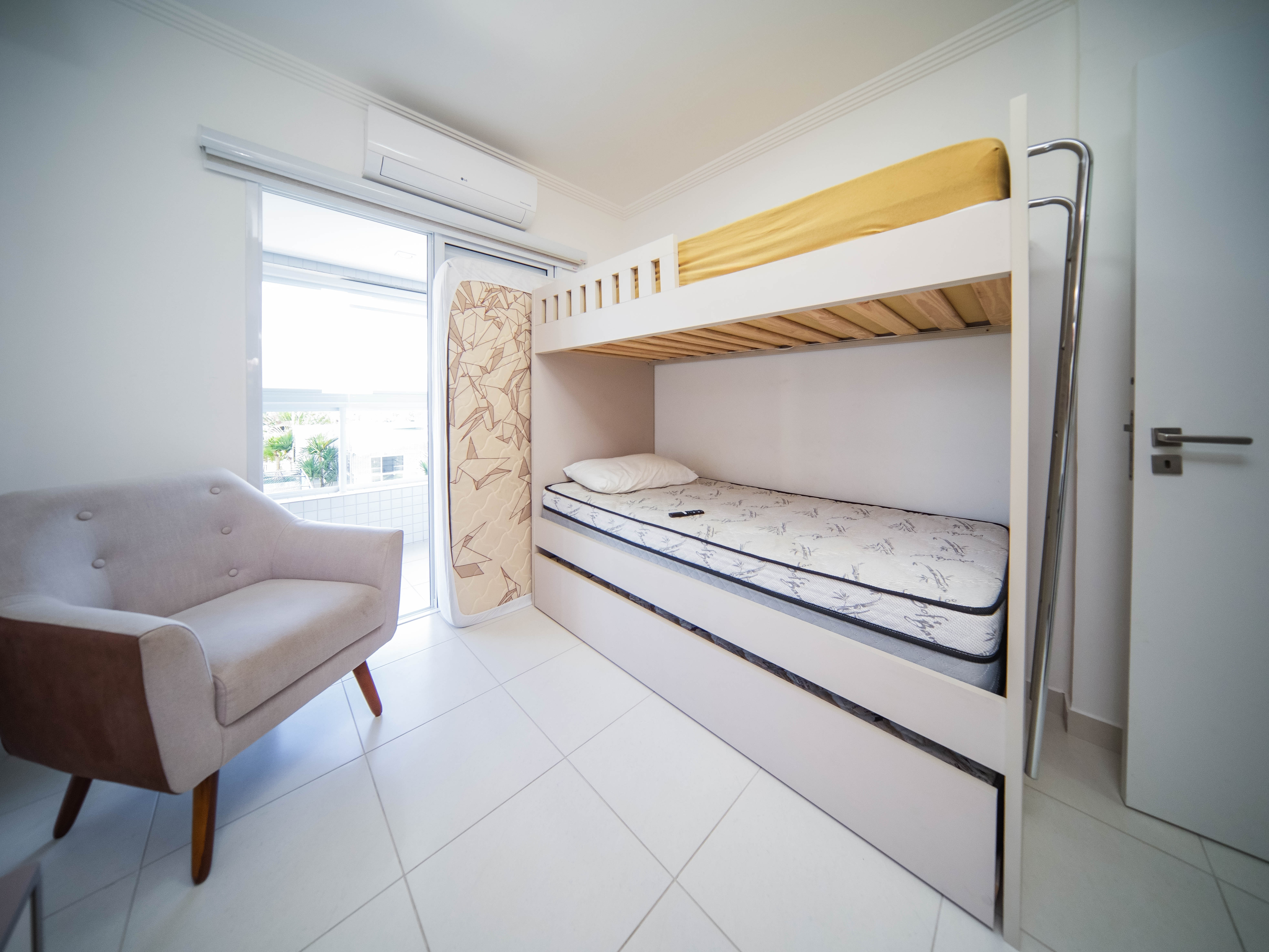 Imagem Apartamento com 2 Quartos à Venda, 78 m²em Indaiá - Bertioga