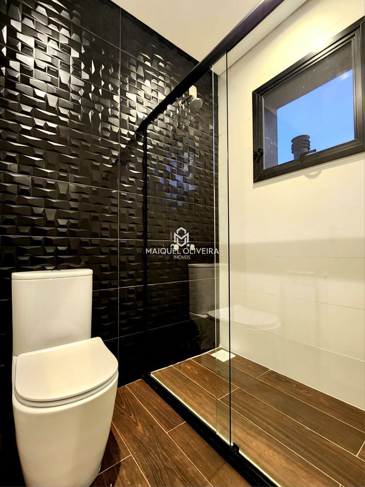 Imagem Casa de Condomínio com 3 Quartos para Alugar, 300 m²em Tomazetti - Santa Maria
