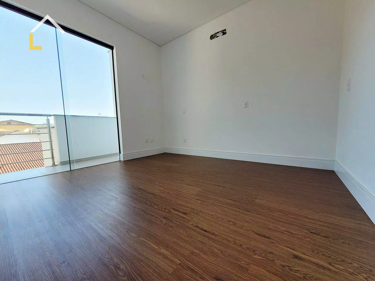 Imagem Sobrado com 3 Quartos à Venda, 160 m²em Saguaçu - Joinville Imagem Sobrado com 3 Quartos à Venda, 160 m²em Saguaçu - Joinville