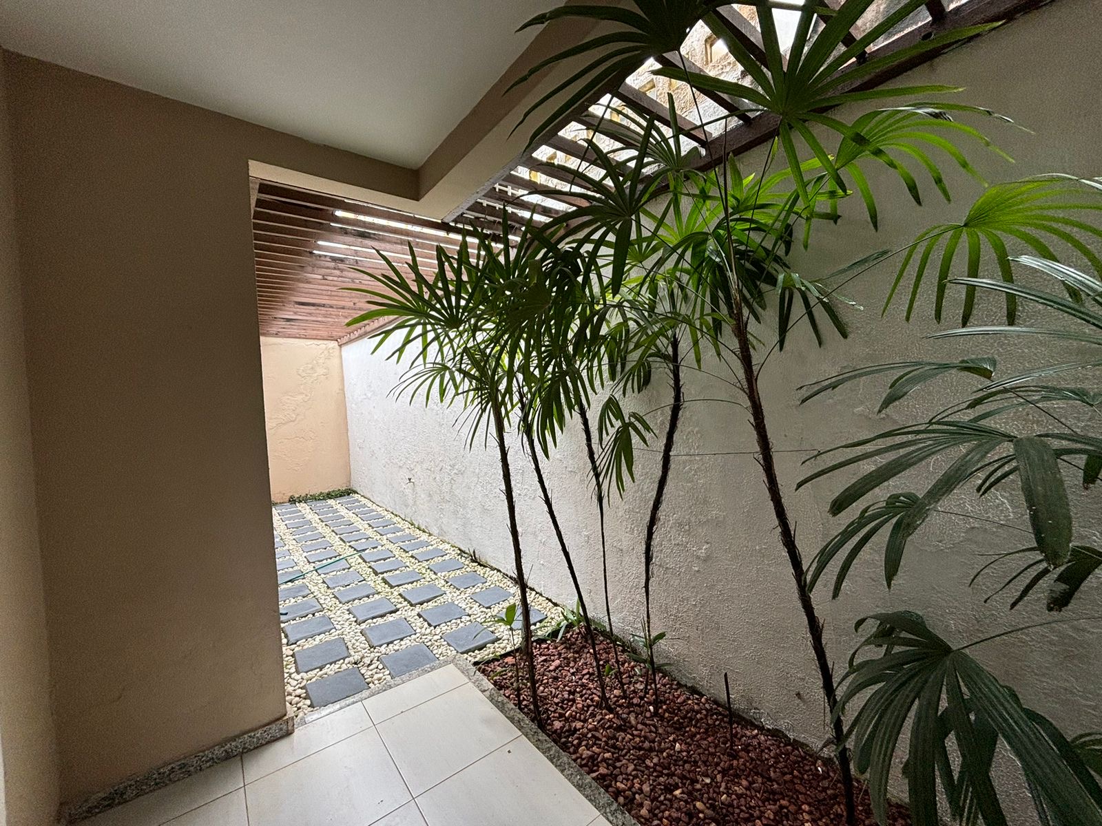 Imagem Casa com 3 Quartos para Alugar, 170 m²em Buraquinho - Lauro de Freitas Imagem Casa com 3 Quartos para Alugar, 170 m²em Buraquinho - Lauro de Freitas