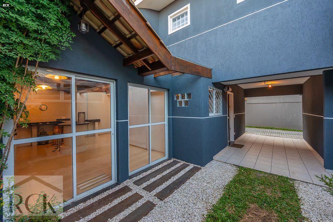 Imagem Sobrado com 3 Quartos à Venda, 162 m²em Uberaba - Curitiba Imagem Sobrado com 3 Quartos à Venda, 162 m²em Uberaba - Curitiba