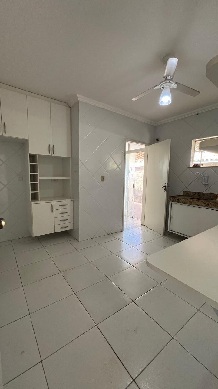 Imagem Casa de Condomínio com 3 Quartos para Alugar, 200 m²em Buraquinho - Lauro de Freitas Imagem Casa de Condomínio com 3 Quartos para Alugar, 200 m²em Buraquinho - Lauro de Freitas