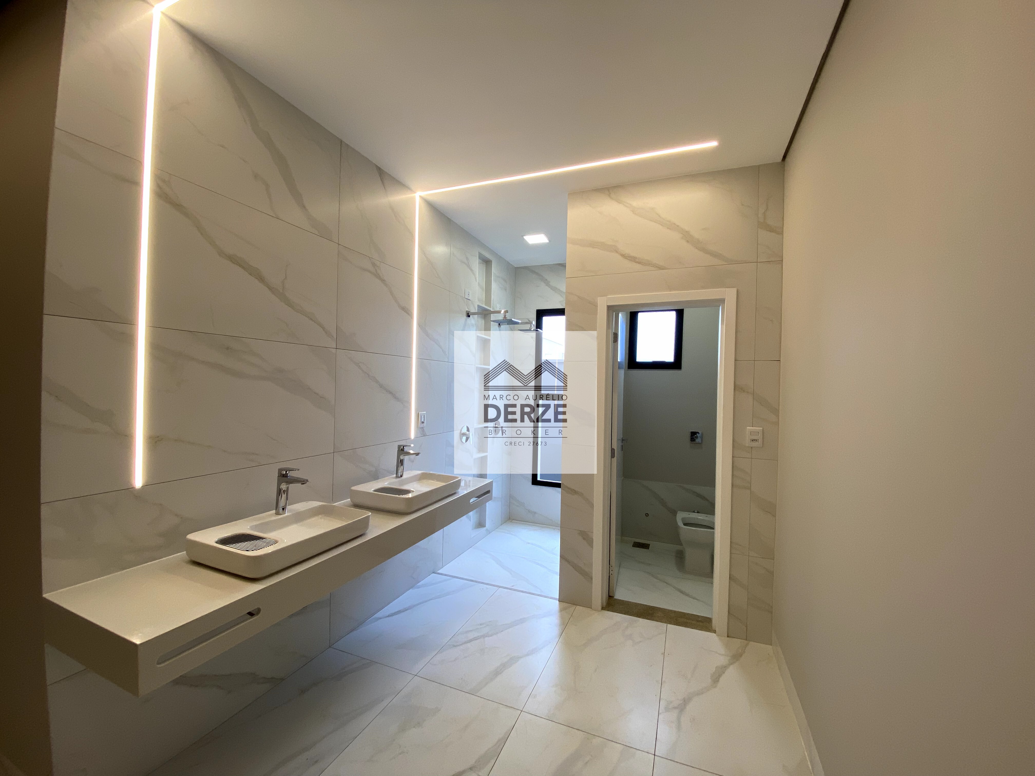 Imagem Casa com 3 Quartos à Venda, 252 m²em Jardim Inconfidência - Uberlândia Imagem Casa com 3 Quartos à Venda, 252 m²em Jardim Inconfidência - Uberlândia