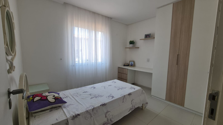Imagem Casa de Condomínio com 3 Quartos para Alugar,  em Sapiranga-Coité - Fortaleza