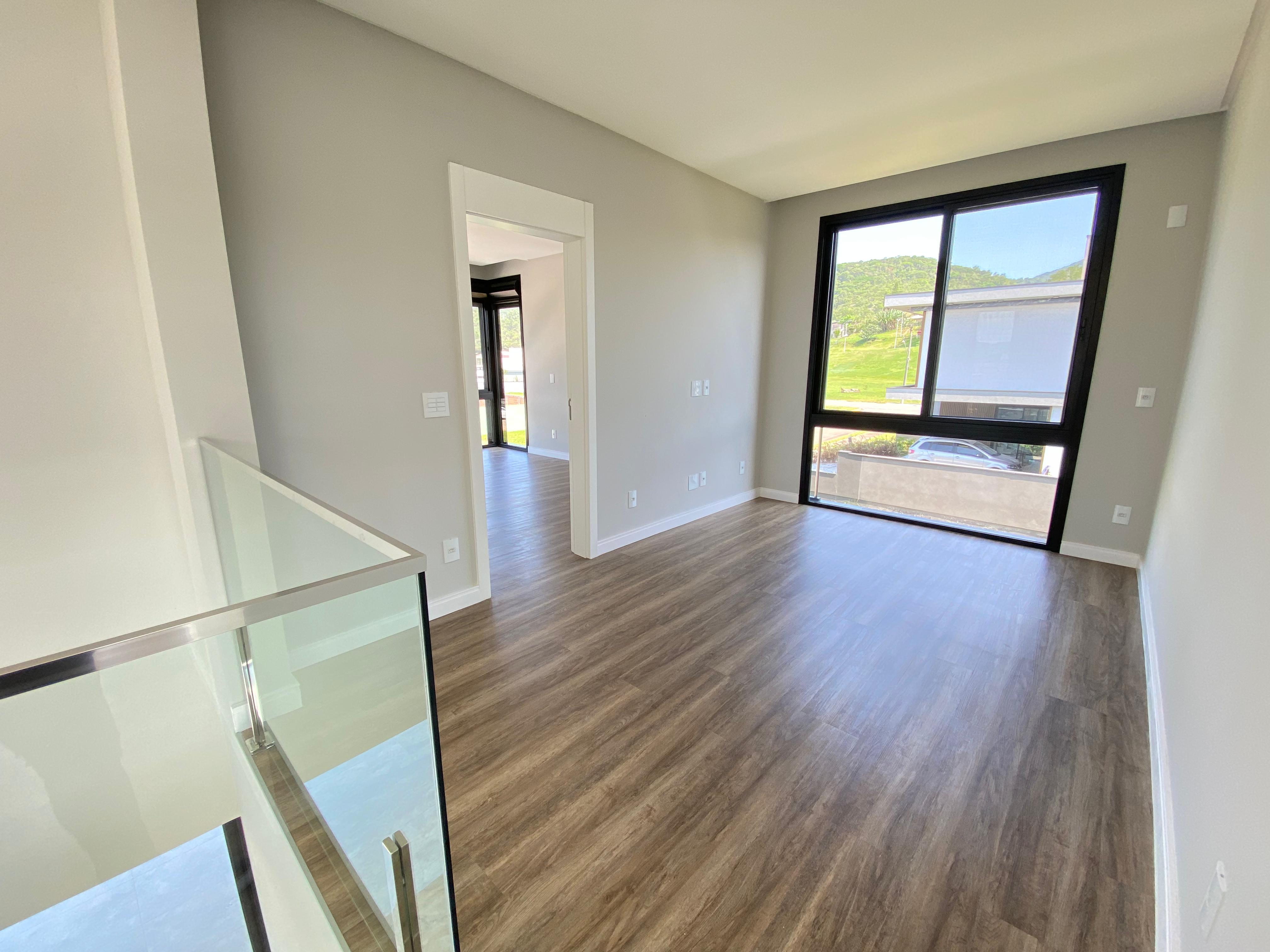 Imagem Casa com 4 Quartos à Venda, 370 m²em Santa Regina - Camboriú Imagem Casa com 4 Quartos à Venda, 370 m²em Santa Regina - Camboriú