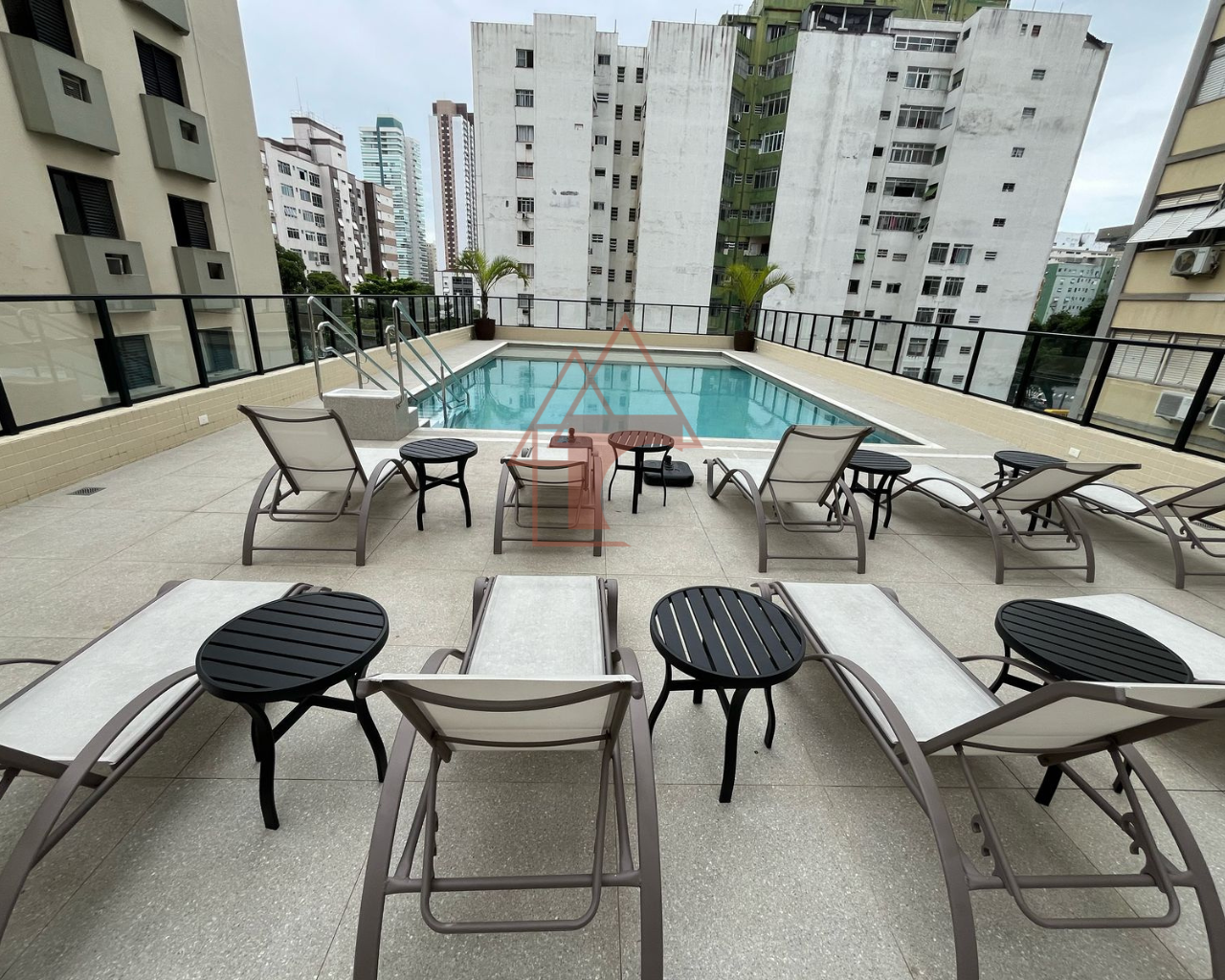 Imagem Apartamento com 2 Quartos à Venda, 75 m² em José Menino - Santos