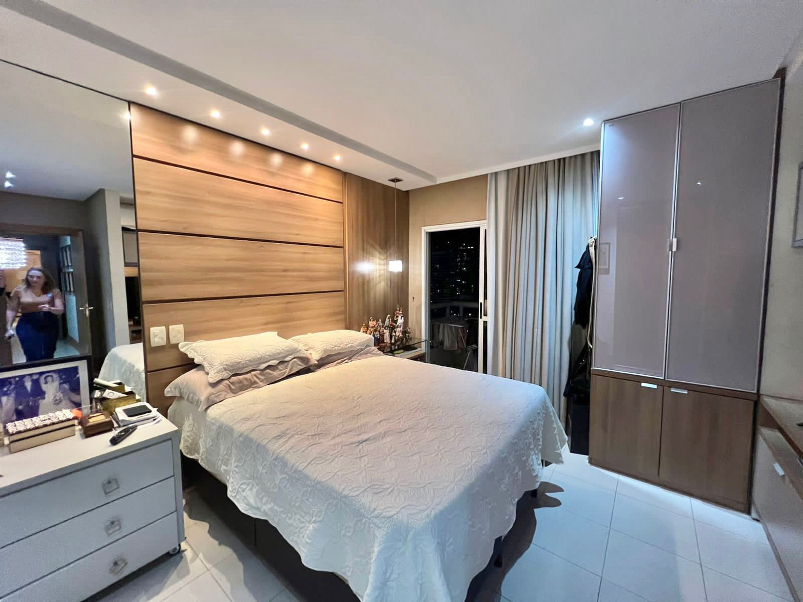 Imagem Apartamento com 4 Quartos à Venda, 197 m²em Umarizal - Belém Imagem Apartamento com 4 Quartos à Venda, 197 m²em Umarizal - Belém
