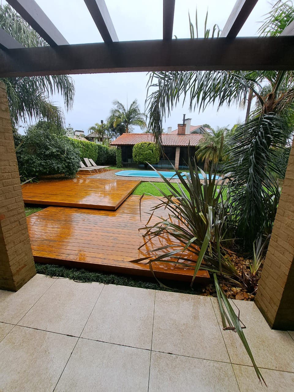 Imagem Casa com 3 Quartos à Venda, 300 m²em Laranjal - Pelotas Imagem Casa com 3 Quartos à Venda, 300 m²em Laranjal - Pelotas