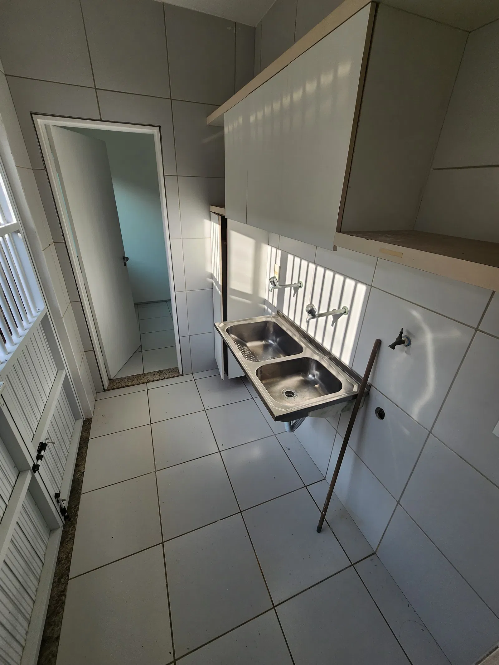 Imagem Casa de Condomínio com 3 Quartos à Venda, 277 m²em SAPIRANGA - FORTALEZA Imagem Casa de Condomínio com 3 Quartos à Venda, 277 m²em SAPIRANGA - FORTALEZA