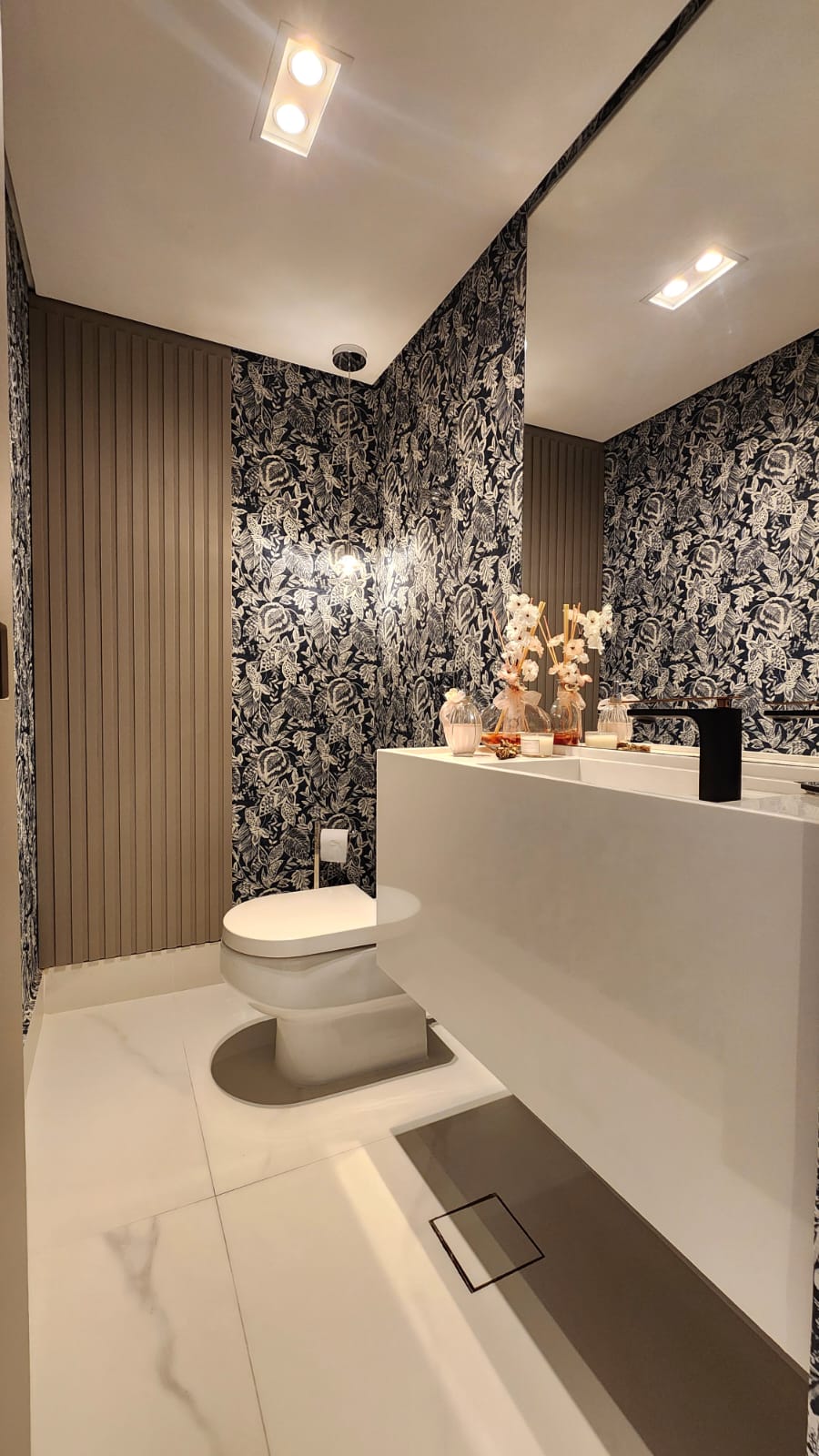 Imagem Apartamento com 4 Quartos à Venda, 297 m²em Boqueirão - Santos