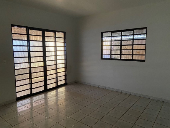 Imagem Casa com 3 Quartos à Venda, 242 m² em Setor Cândida de Morais - Goiânia Imagem Casa com 3 Quartos à Venda, 242 m² em Setor Cândida de Morais - Goiânia