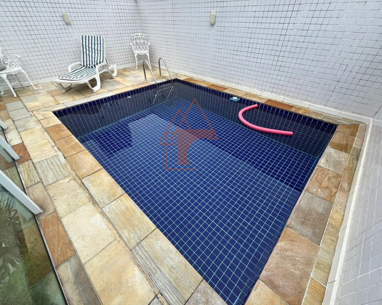 Sobrado com 3 Quartos à Venda, 151 m²em Embaré - Santos