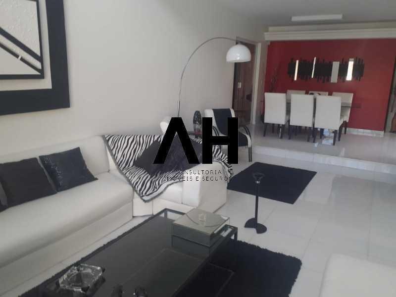 Imagem Casa com 4 Quartos à Venda, 250 m²em Maria Turri - Rio das Ostras Imagem Casa com 4 Quartos à Venda, 250 m²em Maria Turri - Rio das Ostras