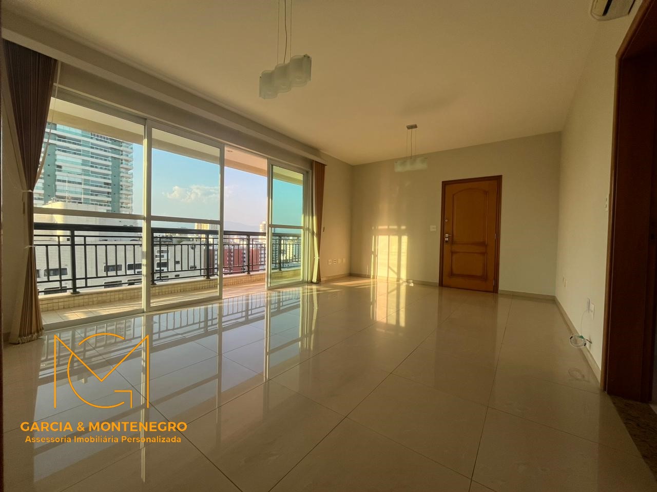 Apartamento com 3 Quartos para Alugar, 130 m²em Gonzaga - Santos