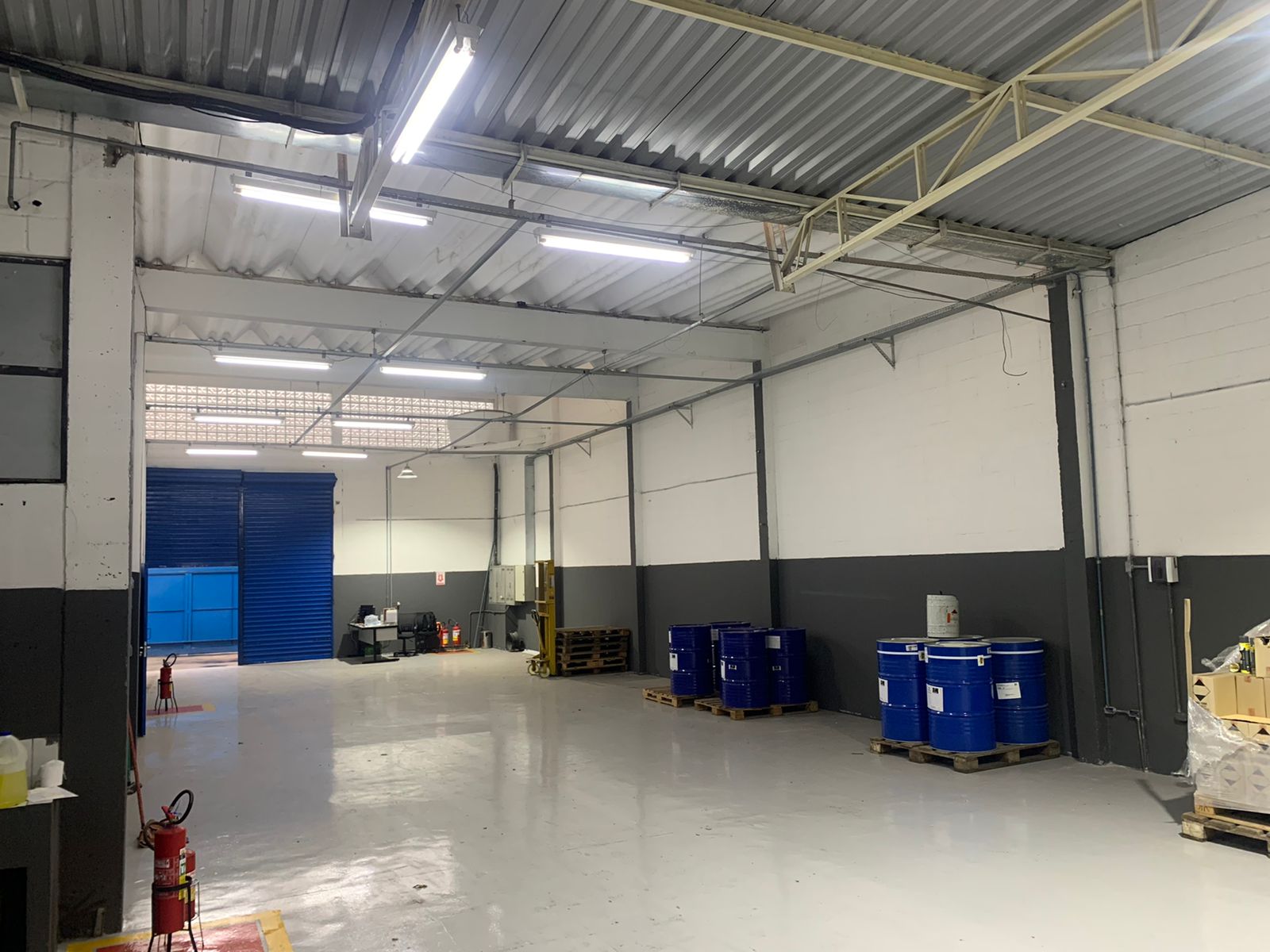 Imagem Galpão para Alugar, 300 m² em Conceição - Diadema