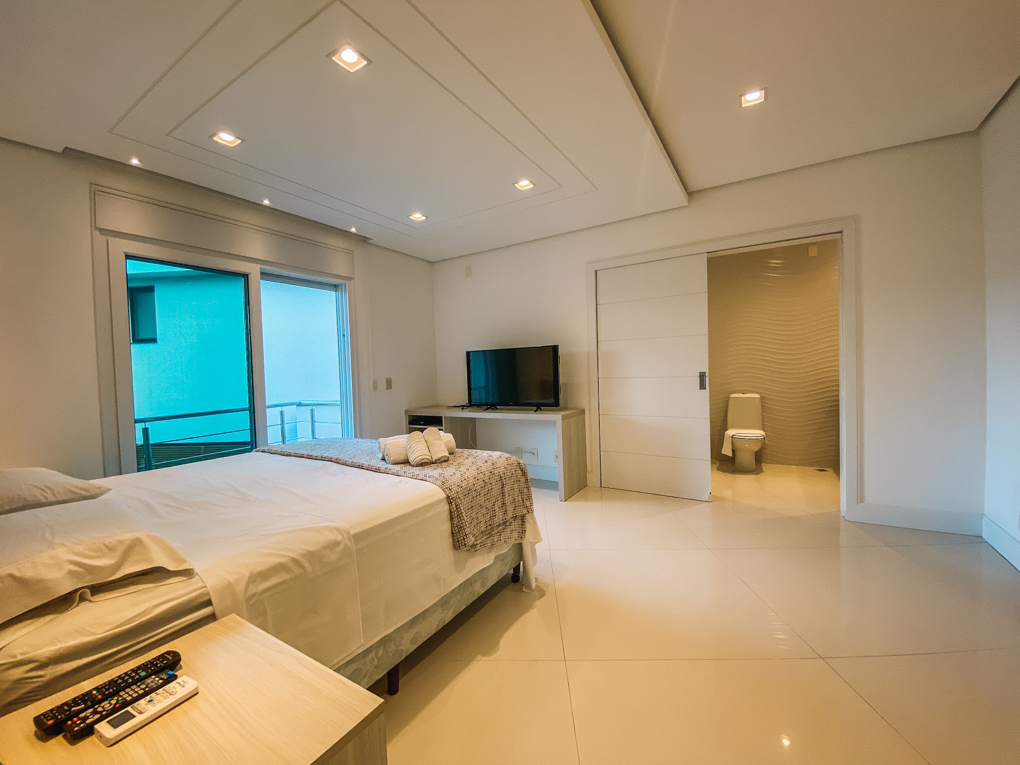 Imagem Casa com 6 Quartos à Venda, 1.000 m² em Jurerê Internacional - Florianópolis Imagem Casa com 6 Quartos à Venda, 1.000 m² em Jurerê Internacional - Florianópolis