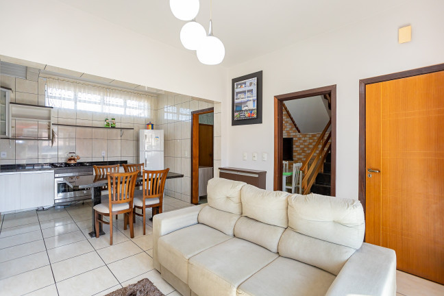 Imagem Casa com 3 Quartos à Venda, em Sítio Cercado - Curitiba Imagem Casa com 3 Quartos à Venda, em Sítio Cercado - Curitiba