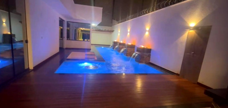 Imagem Casa com 4 Quartos à Venda, 230 m² em Setor Faiçalville - Goiânia Imagem Casa com 4 Quartos à Venda, 230 m² em Setor Faiçalville - Goiânia