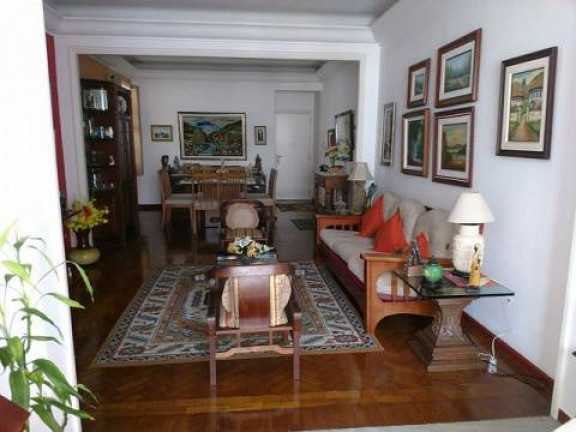 Imagem Apartamento com 3 Quartos à Venda, 180 m² em Copacabana - Rio de Janeiro Imagem Apartamento com 3 Quartos à Venda, 180 m² em Copacabana - Rio de Janeiro