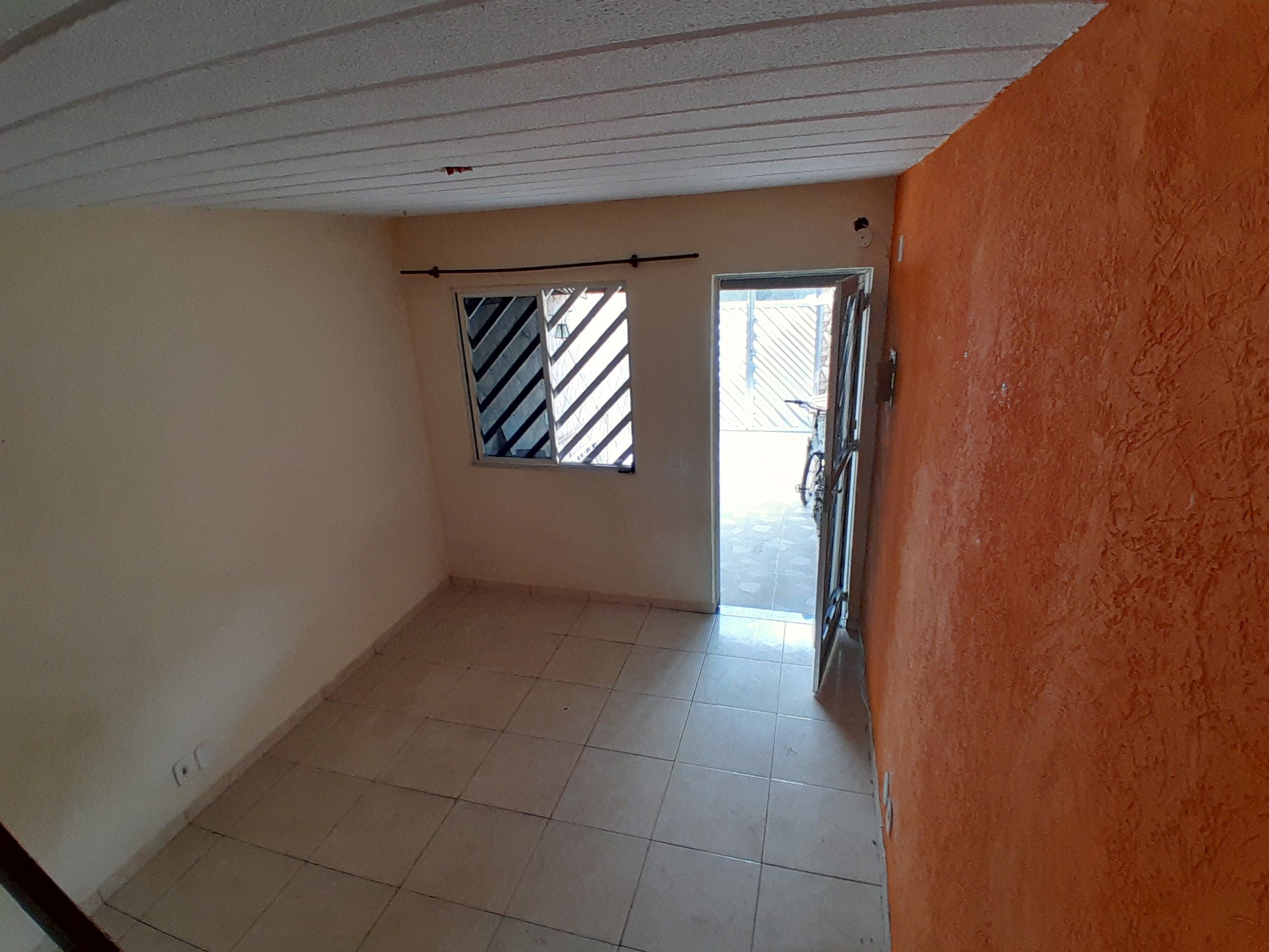 Imagem Casa com 2 Quartos à Venda, 80 m² em Bangu - Rio de Janeiro