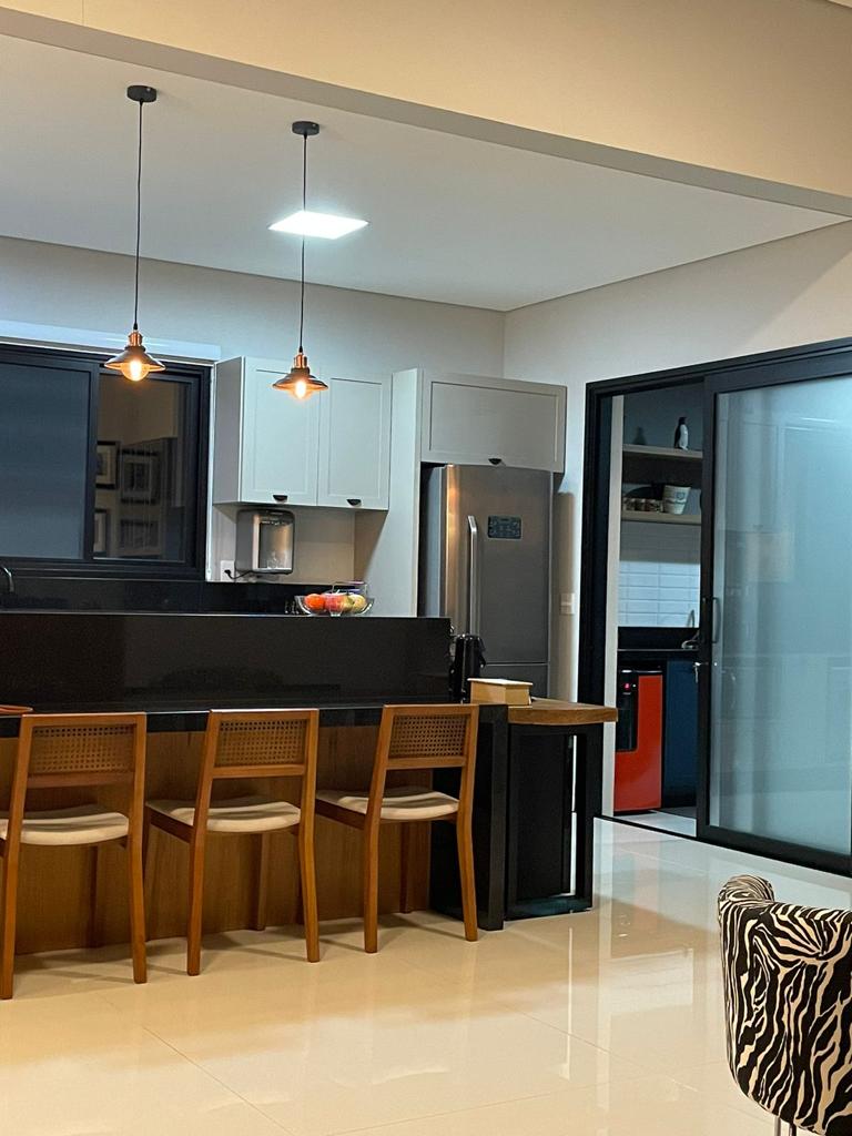 Imagem Casa de Condomínio com 3 Quartos à Venda, 220 m²em Medeiros - Jundiaí