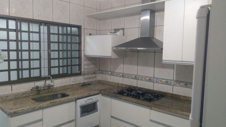 Imagem Casa com 3 Quartos à Venda, 180 m² em Vila Jardim Celina - Bauru Imagem Casa com 3 Quartos à Venda, 180 m² em Vila Jardim Celina - Bauru